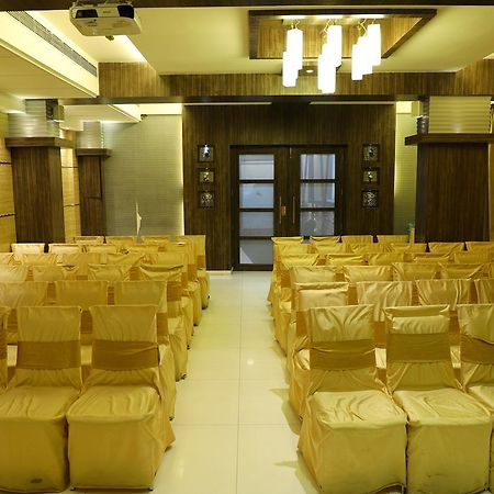 ת'יין Hotel Alka Residency מראה חיצוני תמונה