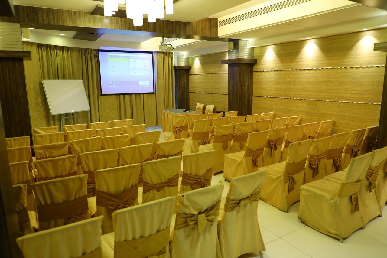 ת'יין Hotel Alka Residency מראה חיצוני תמונה